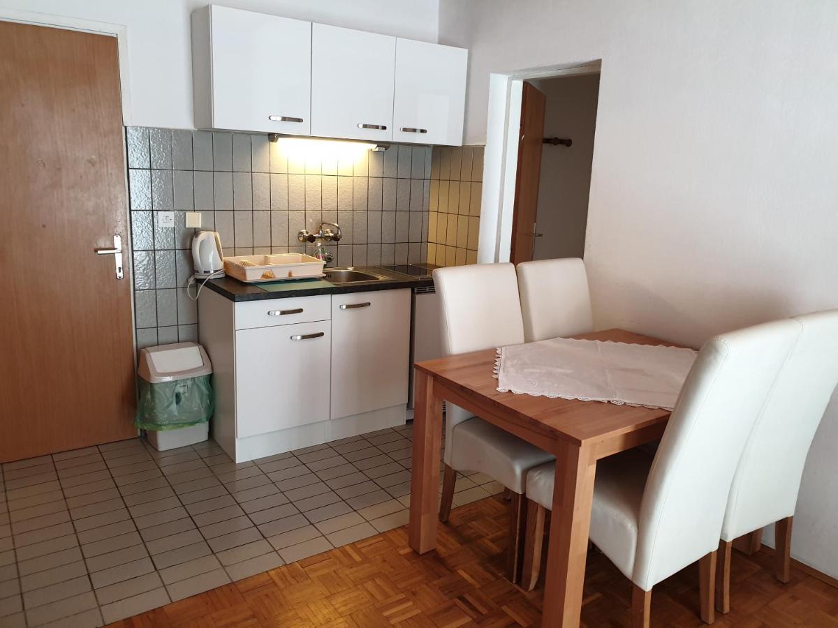 Apartments Toni Banjol Buitenkant foto