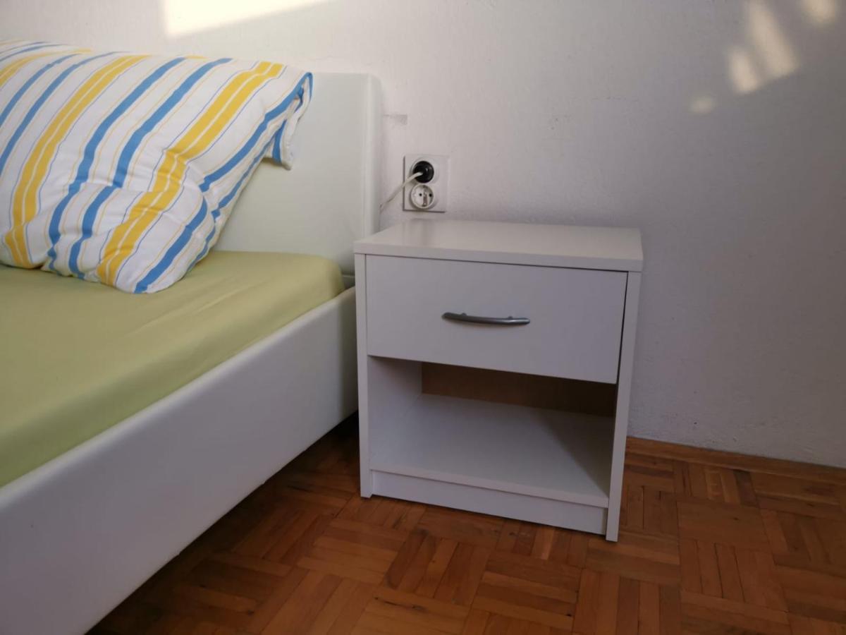 Apartments Toni Banjol Buitenkant foto